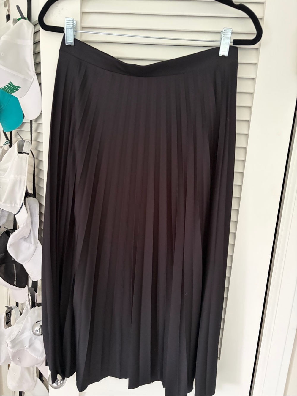 H&M Black Pleated Midi Skirt